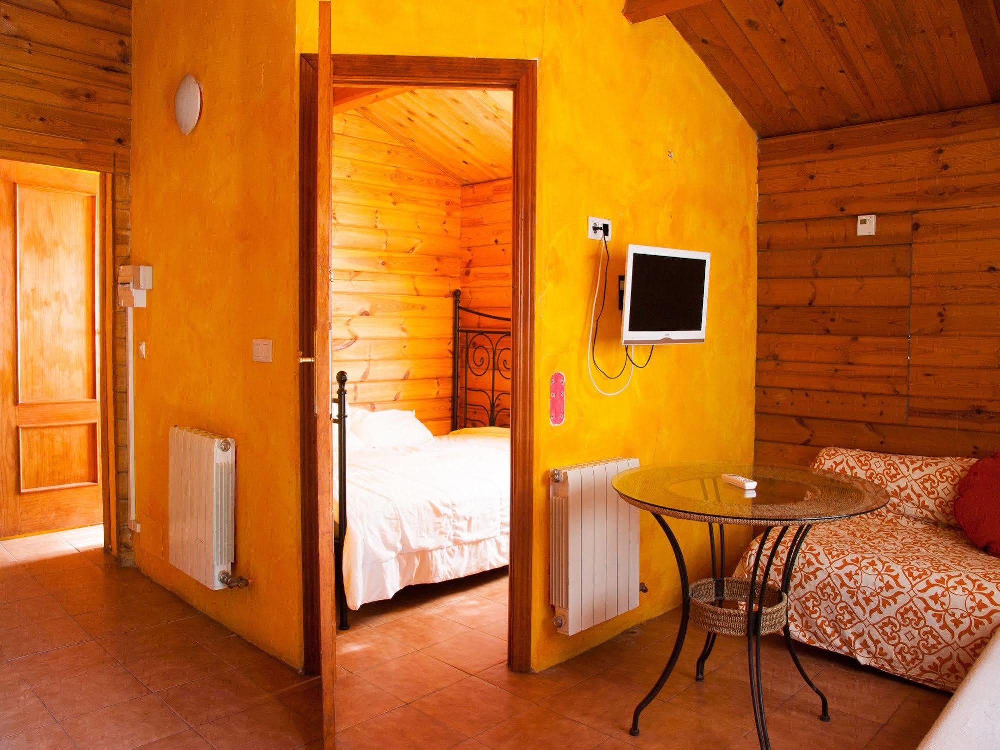 Fuente Del Lobo Glamping & Bungalows - Adults Only Пінос-Хеніль Екстер'єр фото
