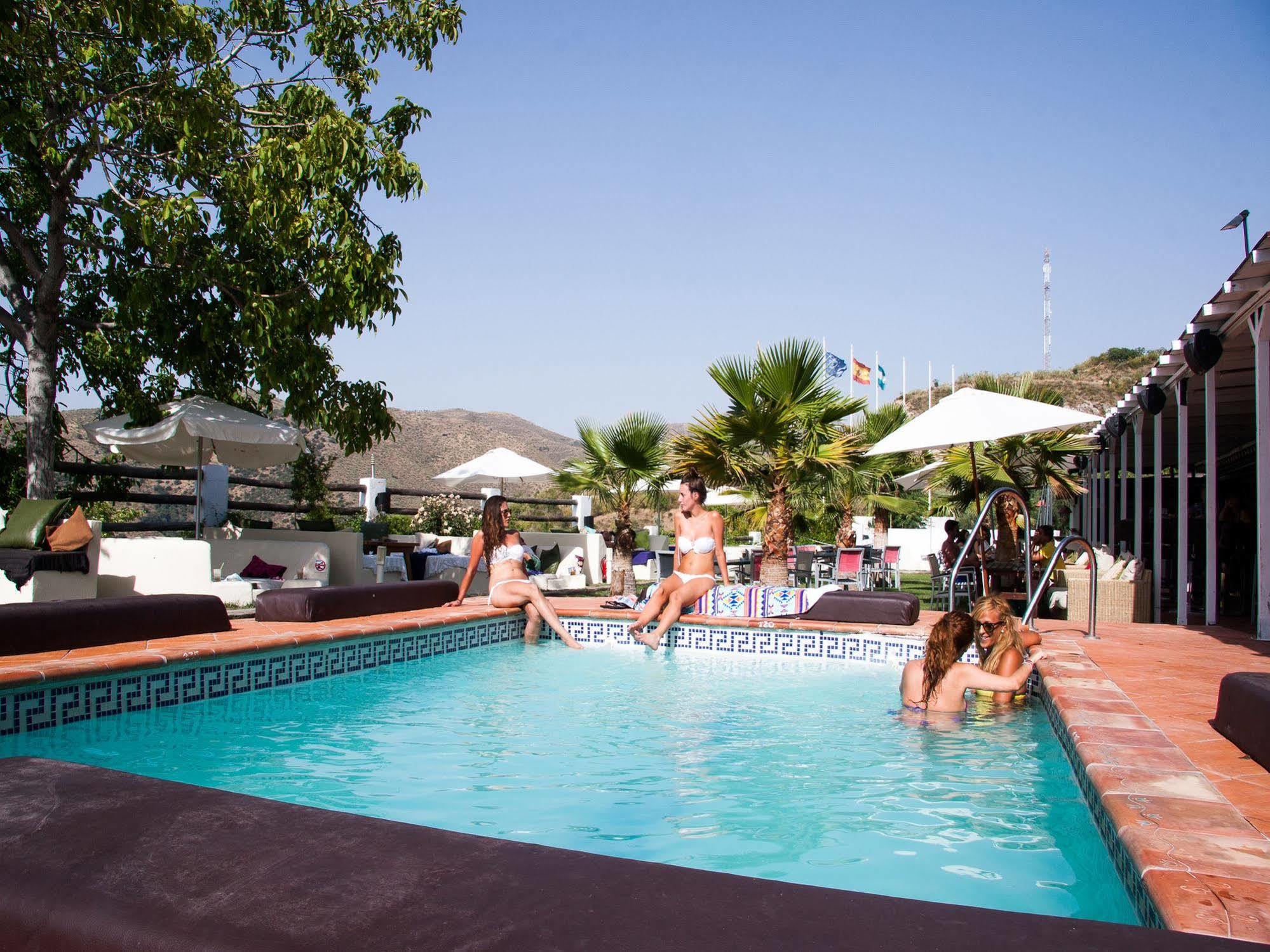 Fuente Del Lobo Glamping & Bungalows - Adults Only Пінос-Хеніль Екстер'єр фото