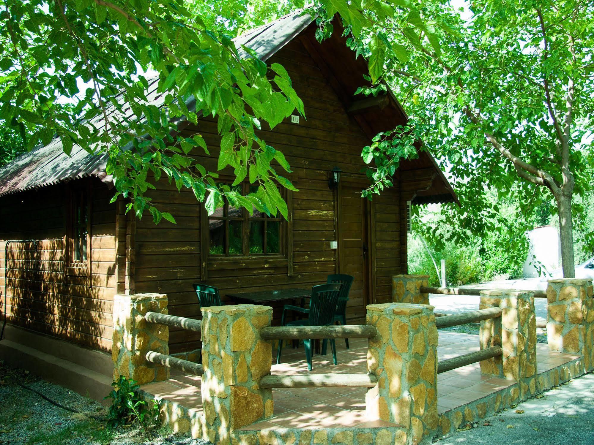 Fuente Del Lobo Glamping & Bungalows - Adults Only Пінос-Хеніль Екстер'єр фото