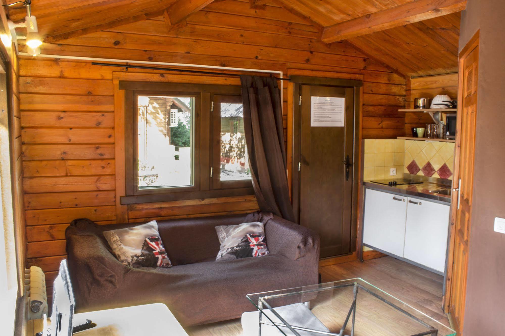 Fuente Del Lobo Glamping & Bungalows - Adults Only Пінос-Хеніль Екстер'єр фото